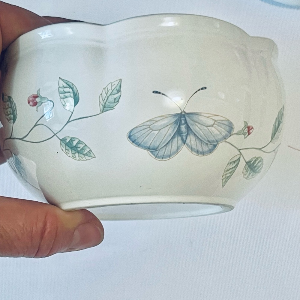 LENOX Butterfly Meadow Ceramic floral 
Sugar Bowl Canister With Lid - Picture 6 of 7